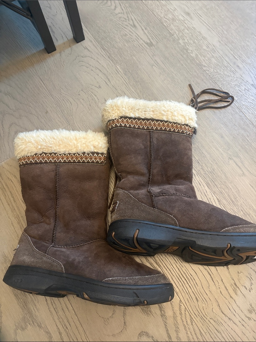 UGG Brown Suede Winter Boots with Cream Faux-Shearling Cuff size 8